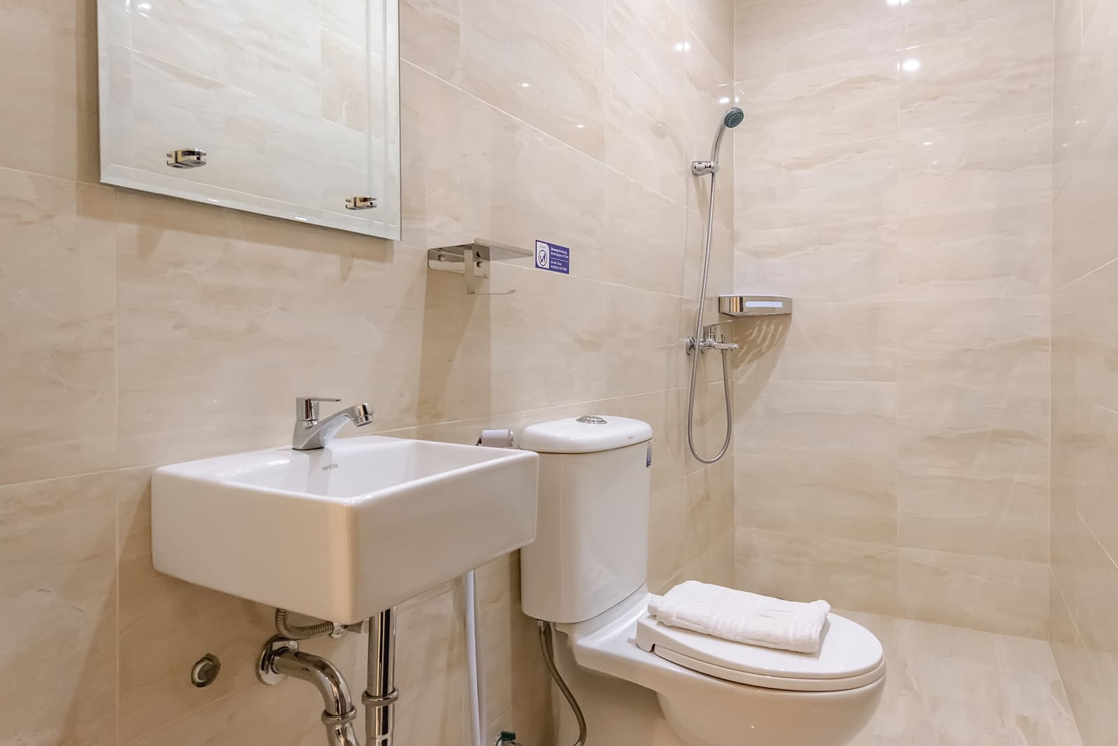 Inn-House-Simpang-Lima-DR-9