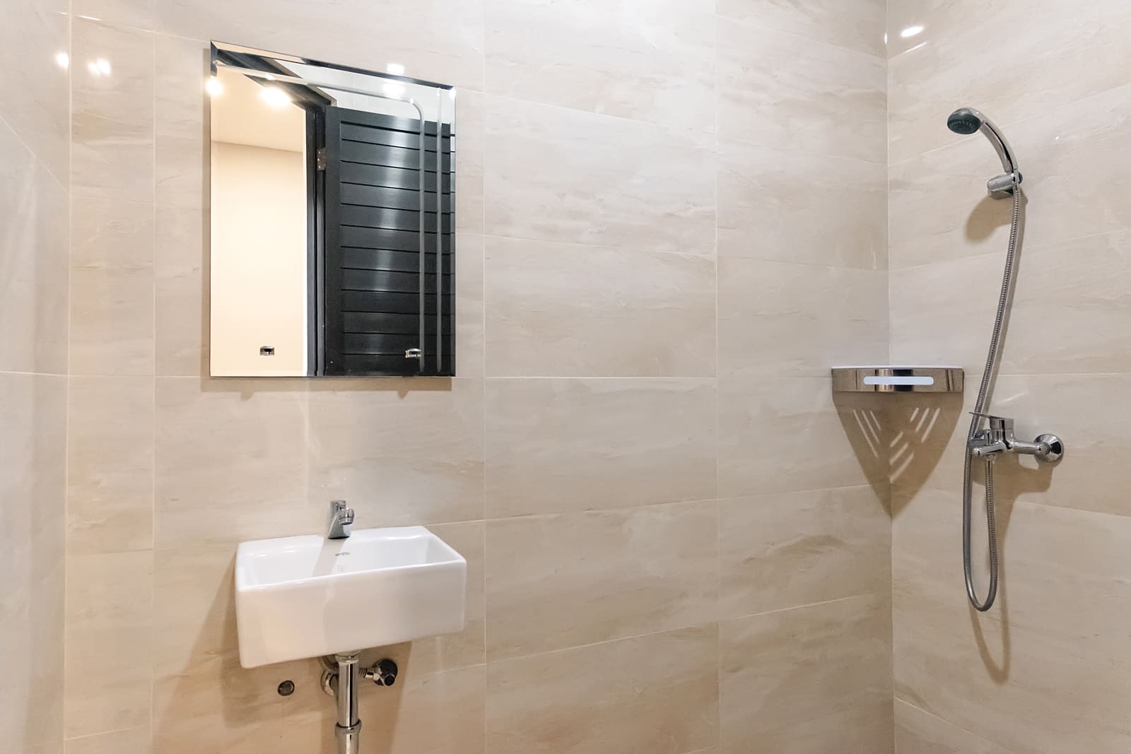 Inn-House-Simpang-Lima-SR-10